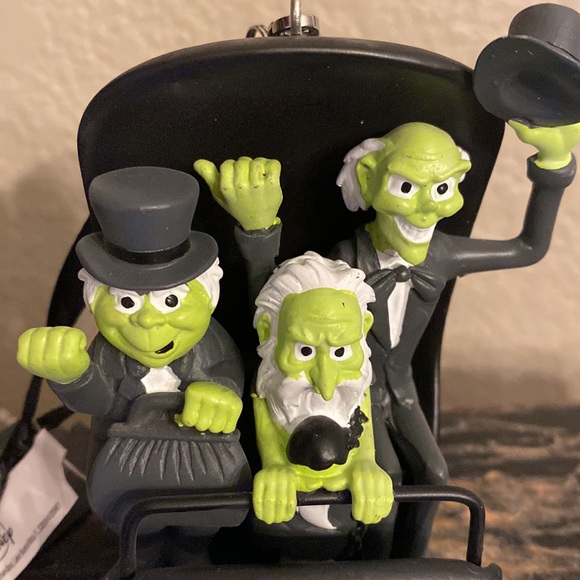 COPY - Disney Haunted Mansion Hitchhiking Ghost Ornament - Picture 2 of 5